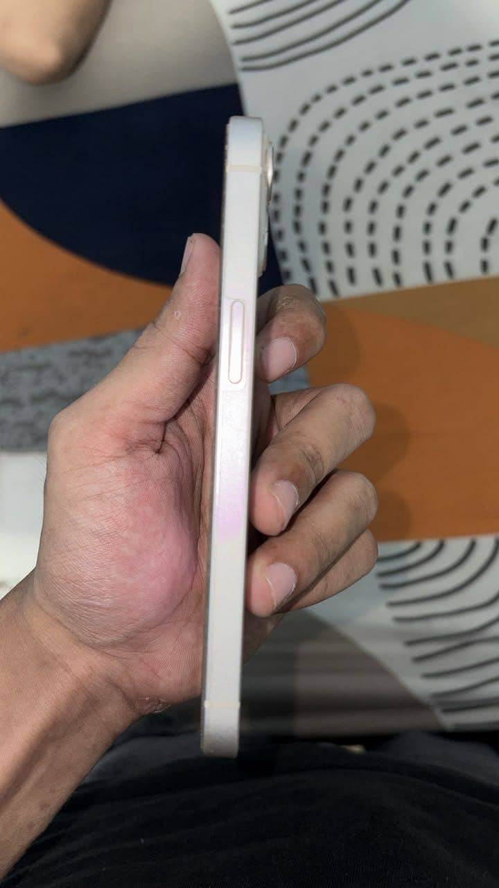 Apple iPhone 13 0