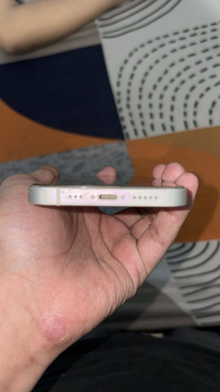 Apple iPhone 13 3