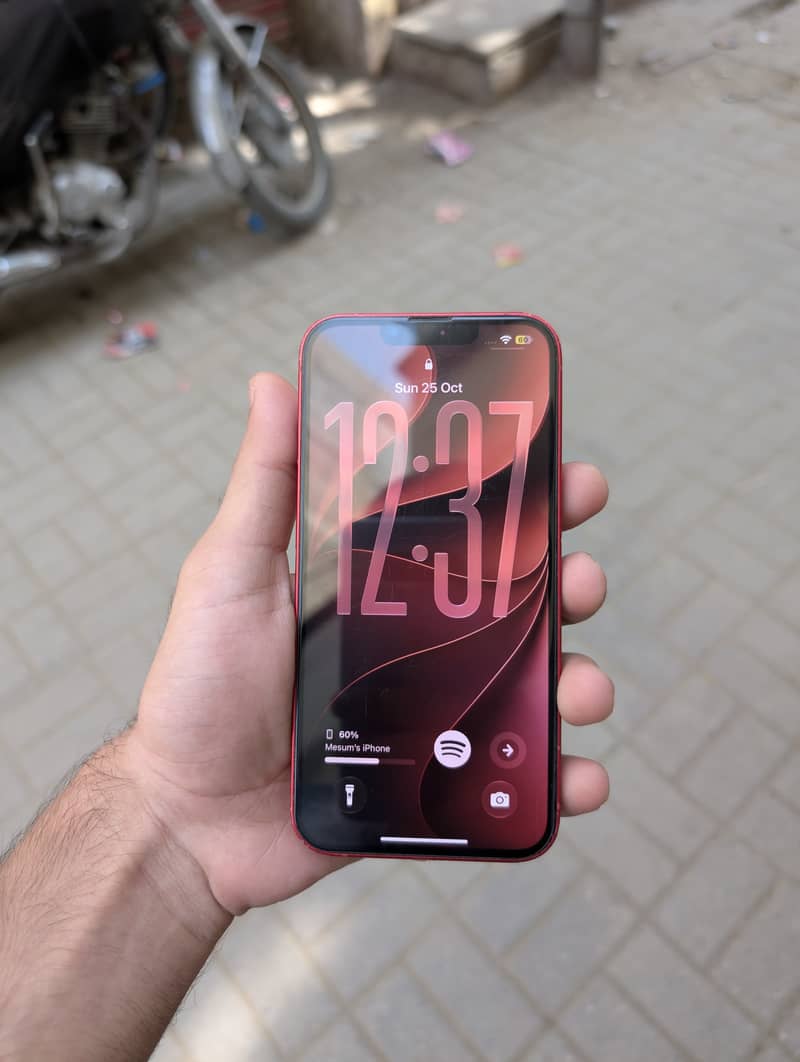 Apple iPhone 13 2