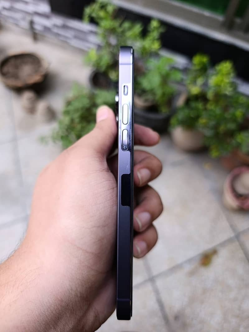 Apple iPhone 14 Pro Max 4