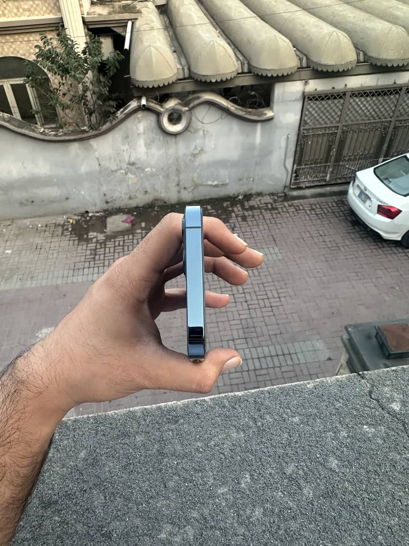 Apple iPhone 12 Pro 1