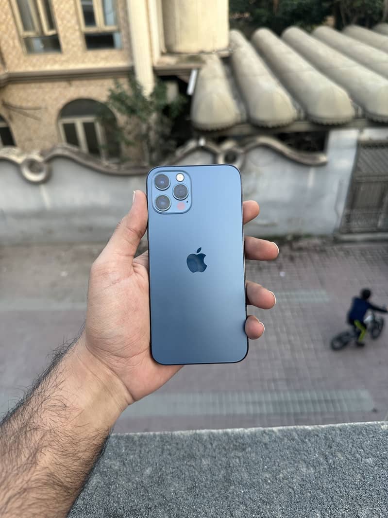Apple iPhone 12 Pro 2
