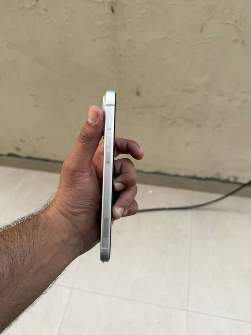 Apple iPhone 17 Pro Max 3