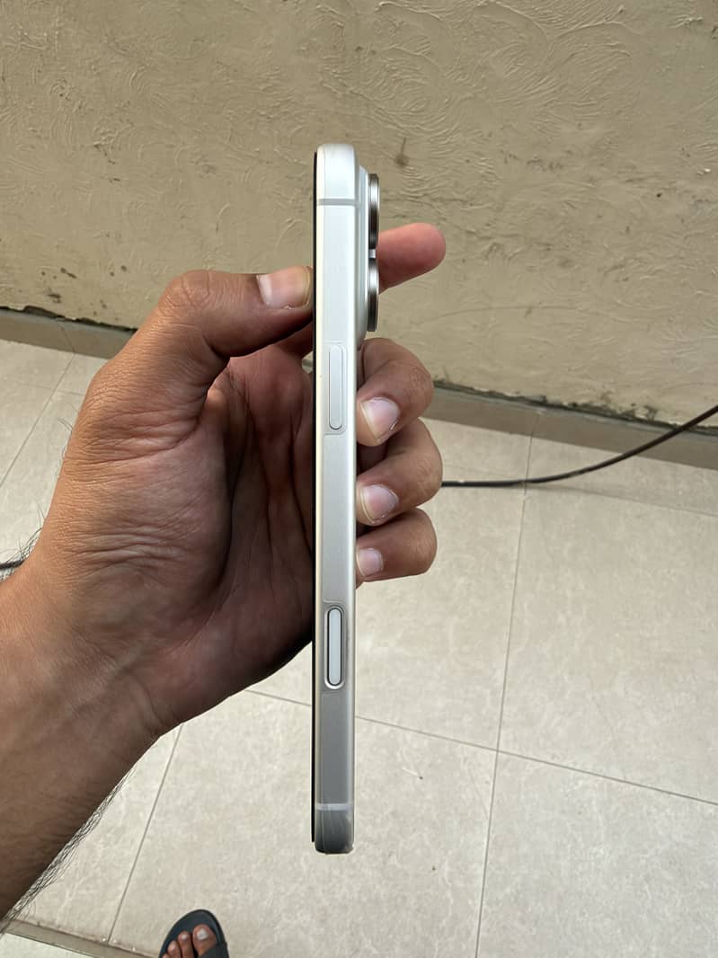 Apple iPhone 17 Pro Max 5