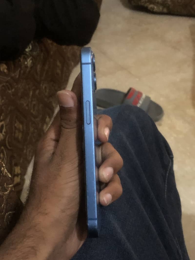 Apple iPhone 13 1