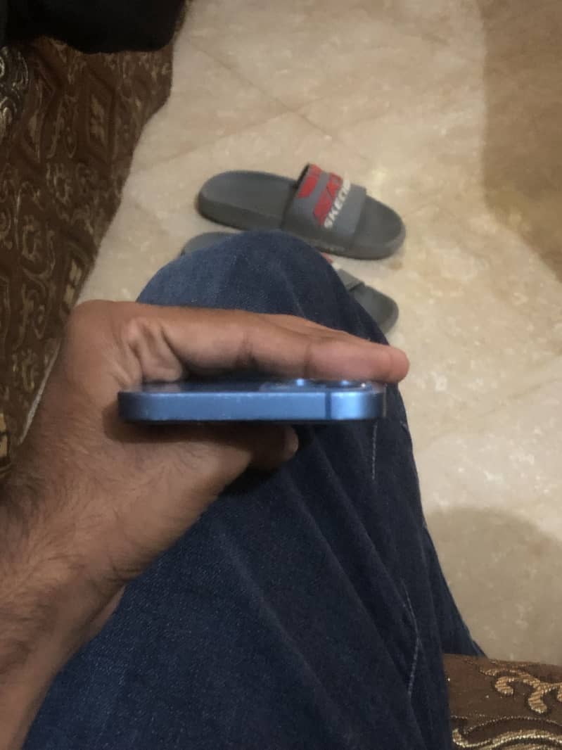 Apple iPhone 13 4