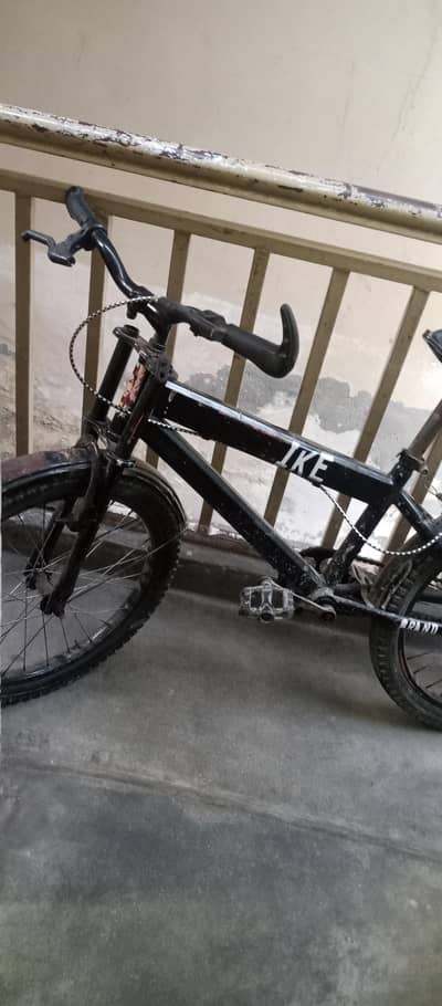 Used cycle for 8/9 years boys