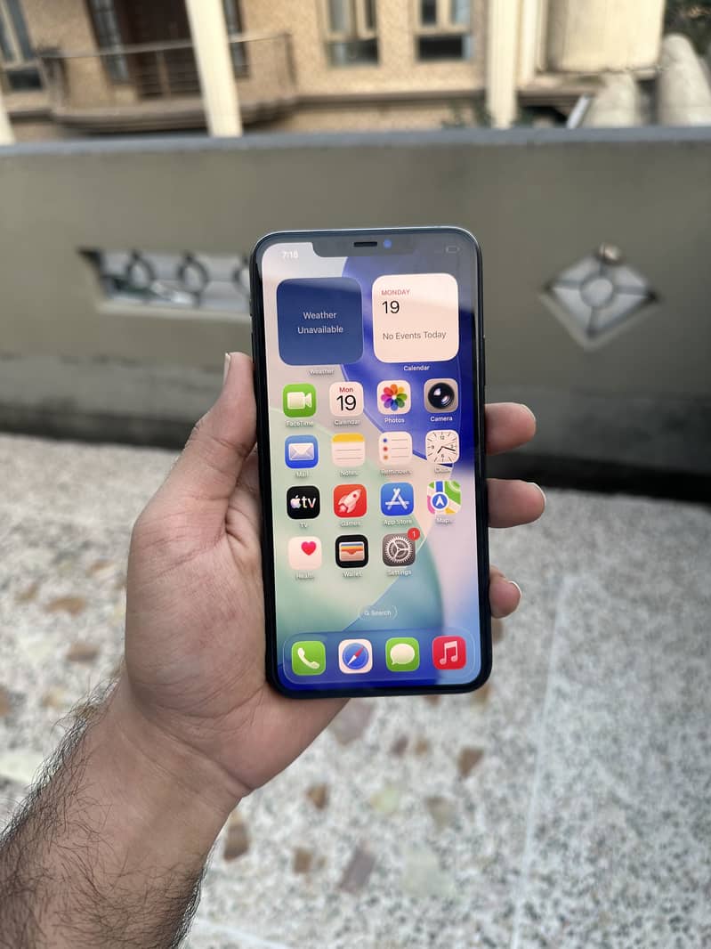 Apple iPhone 11 Pro Max 0