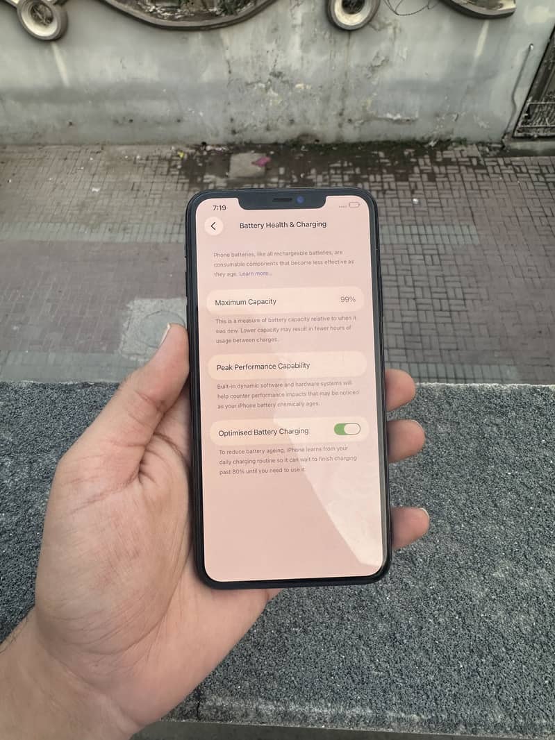 Apple iPhone 11 Pro Max 6