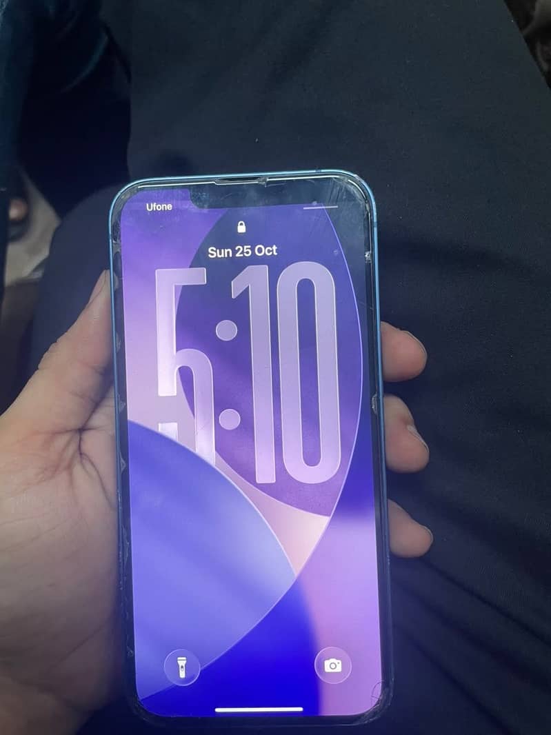 Apple iPhone 13 2