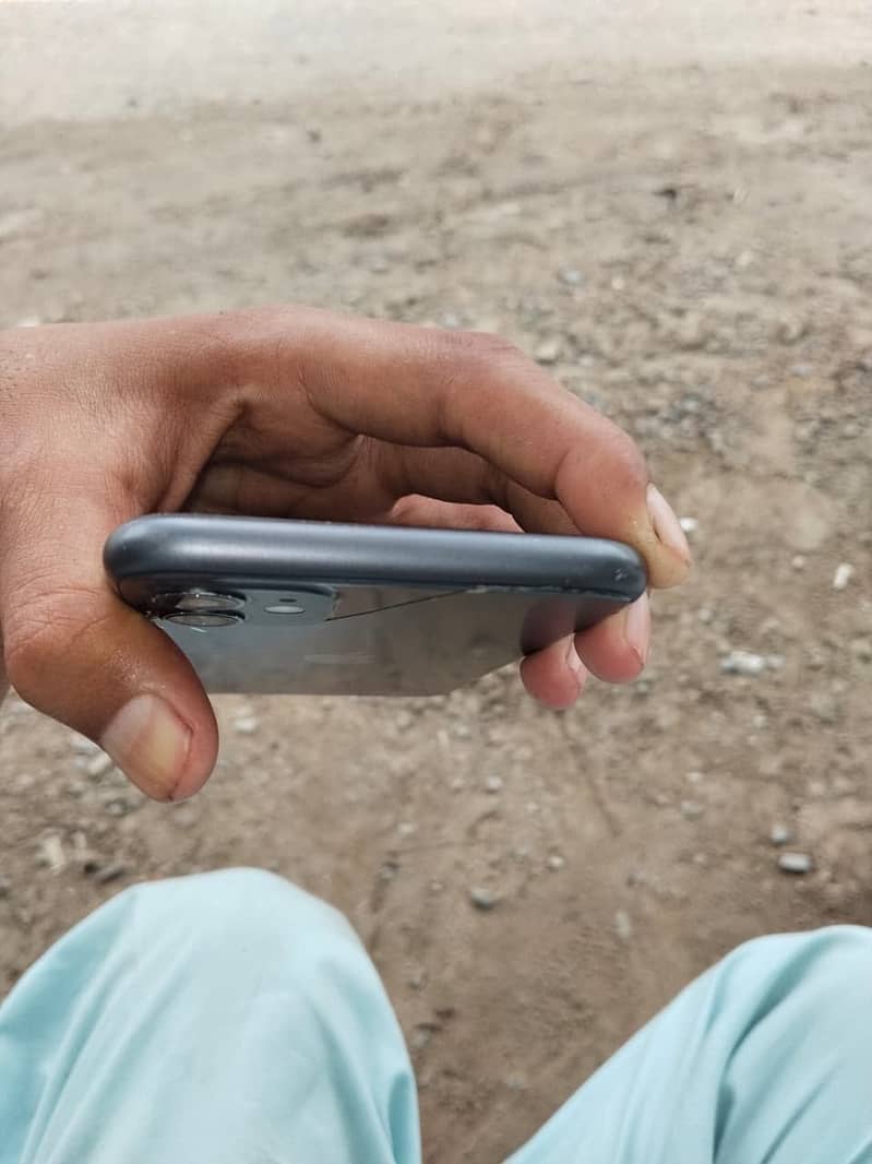 Apple iPhone 11 3