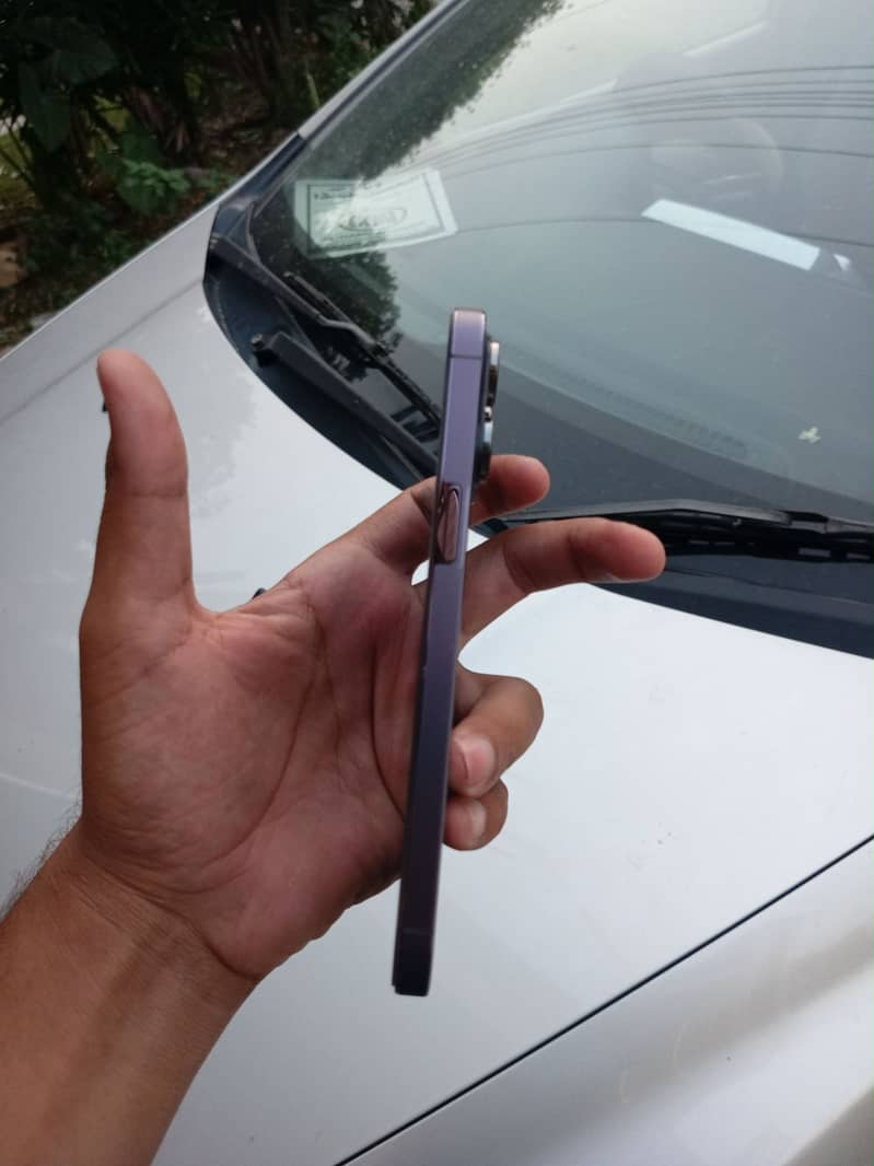 Apple iPhone 14 Pro Max 1