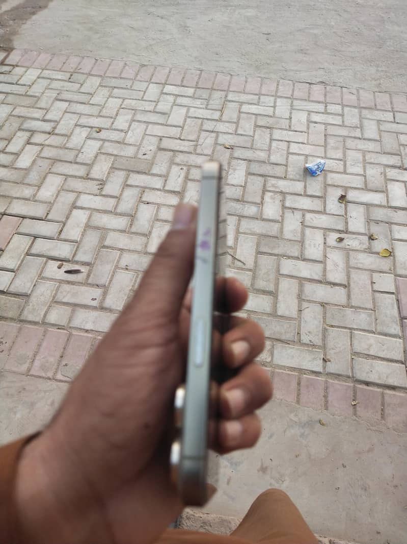 Apple iPhone 14 Pro 3