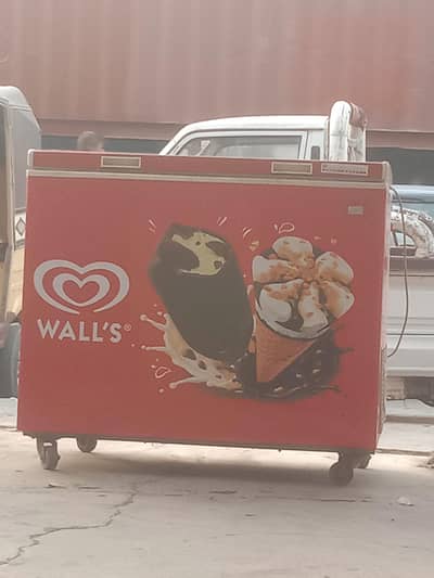 Walls deep freezer