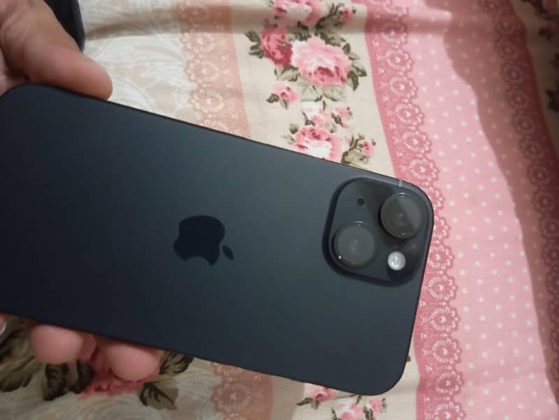 Apple iPhone 15 3