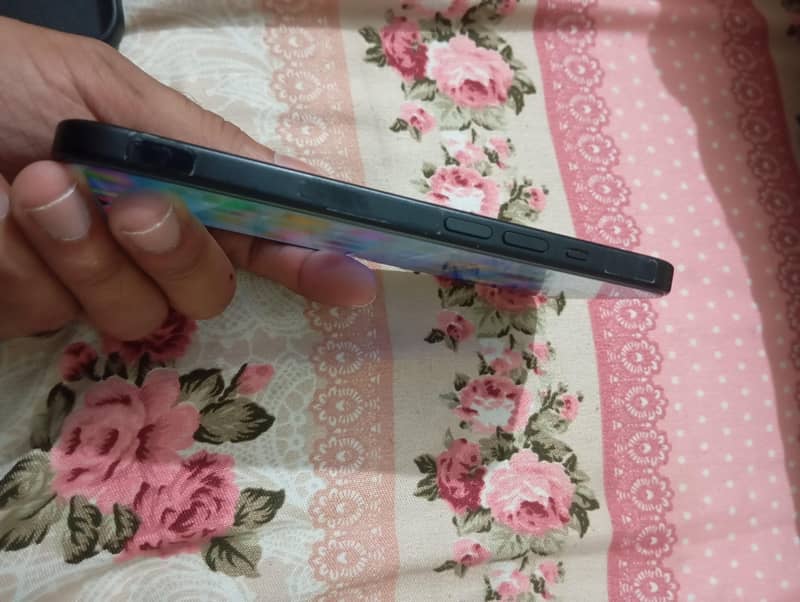 Apple iPhone 15 4