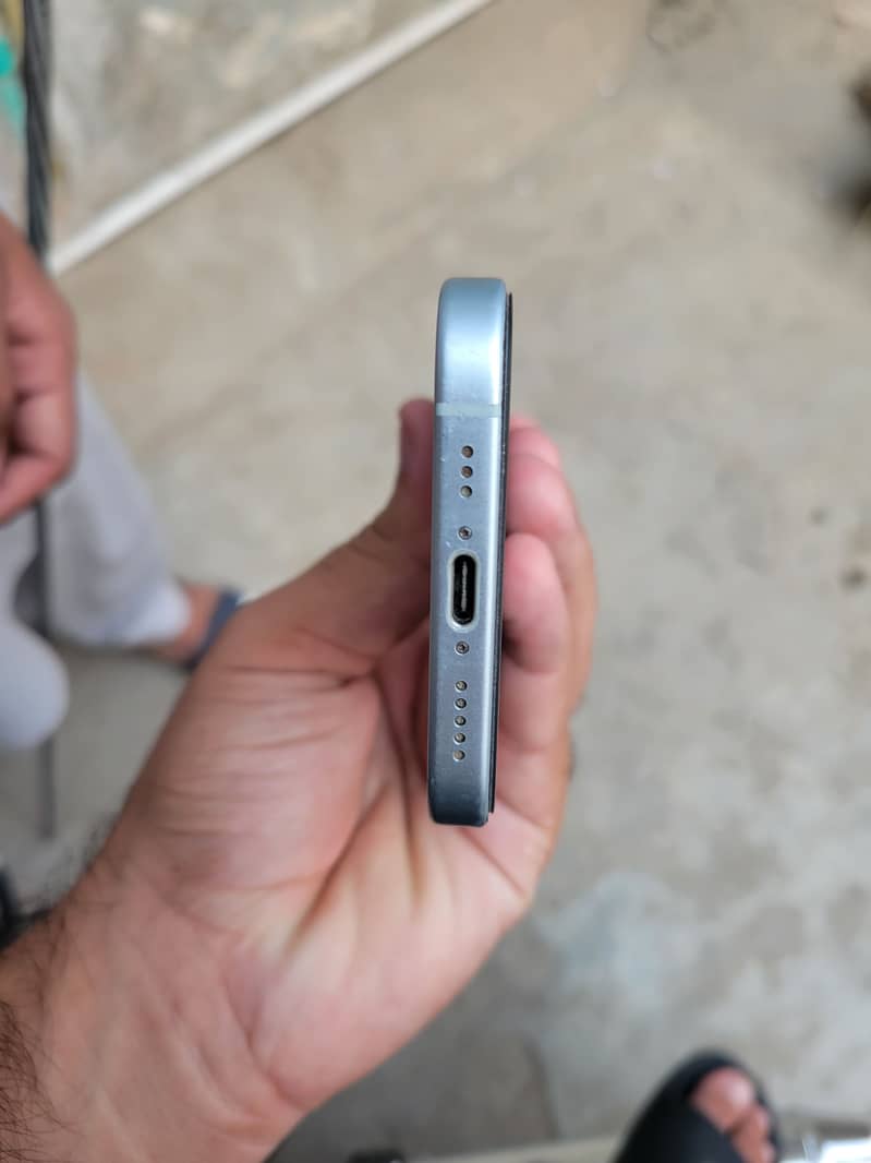 Apple iPhone 15 2