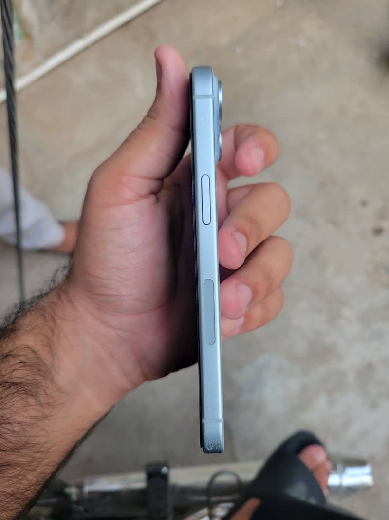 Apple iPhone 15 3