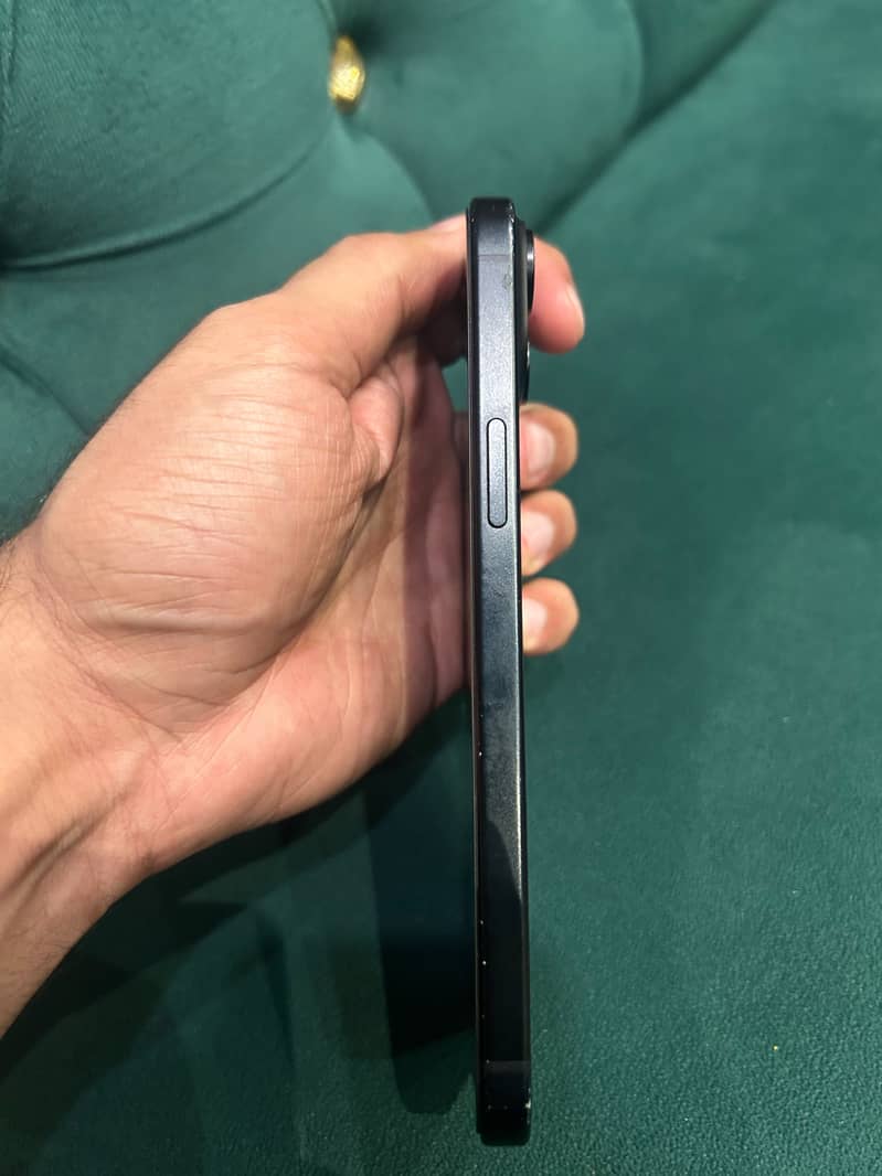 Apple iPhone 15 plus 3