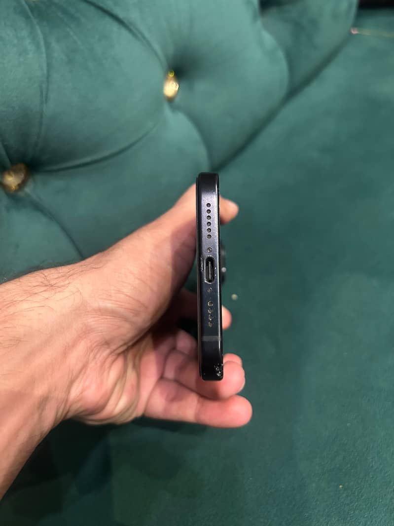 Apple iPhone 15 plus 6