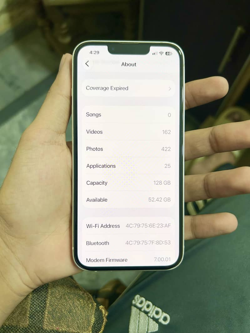 Apple iPhone 13 4