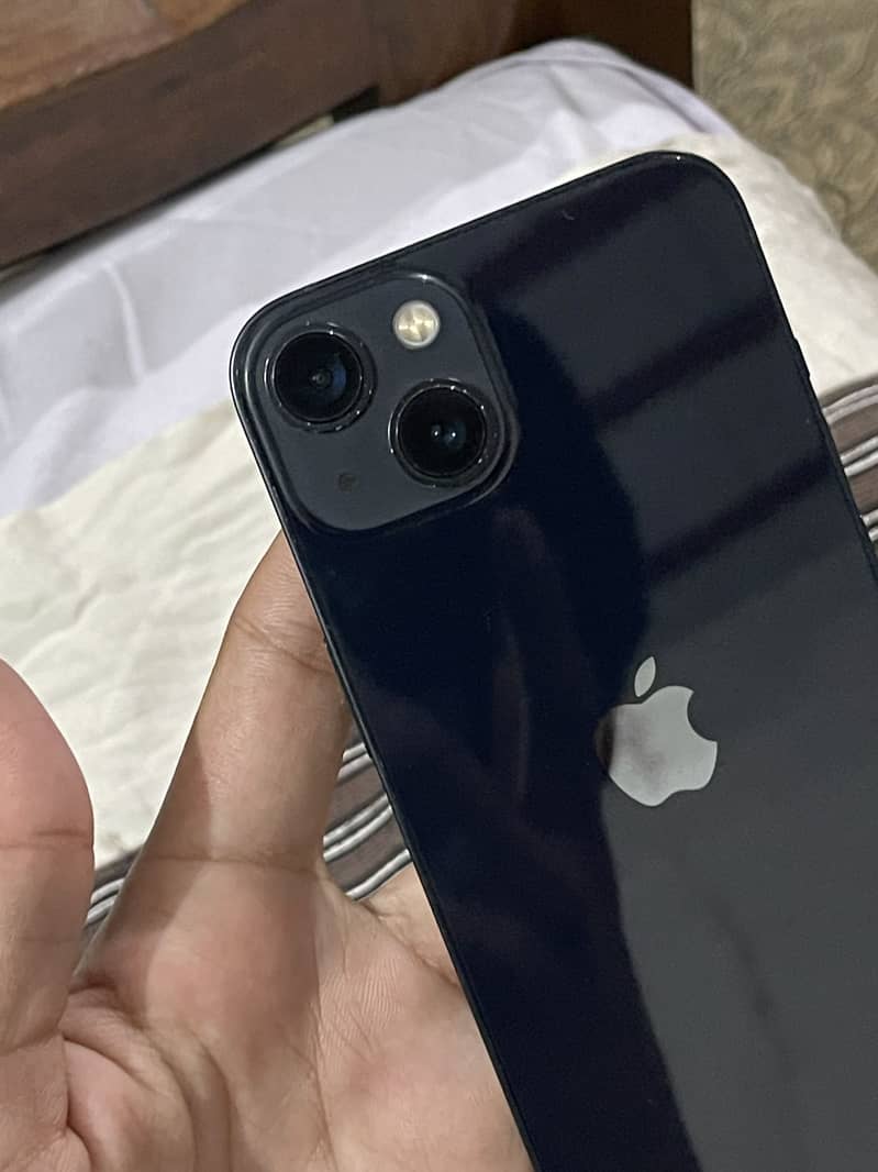 Apple iPhone 13 5