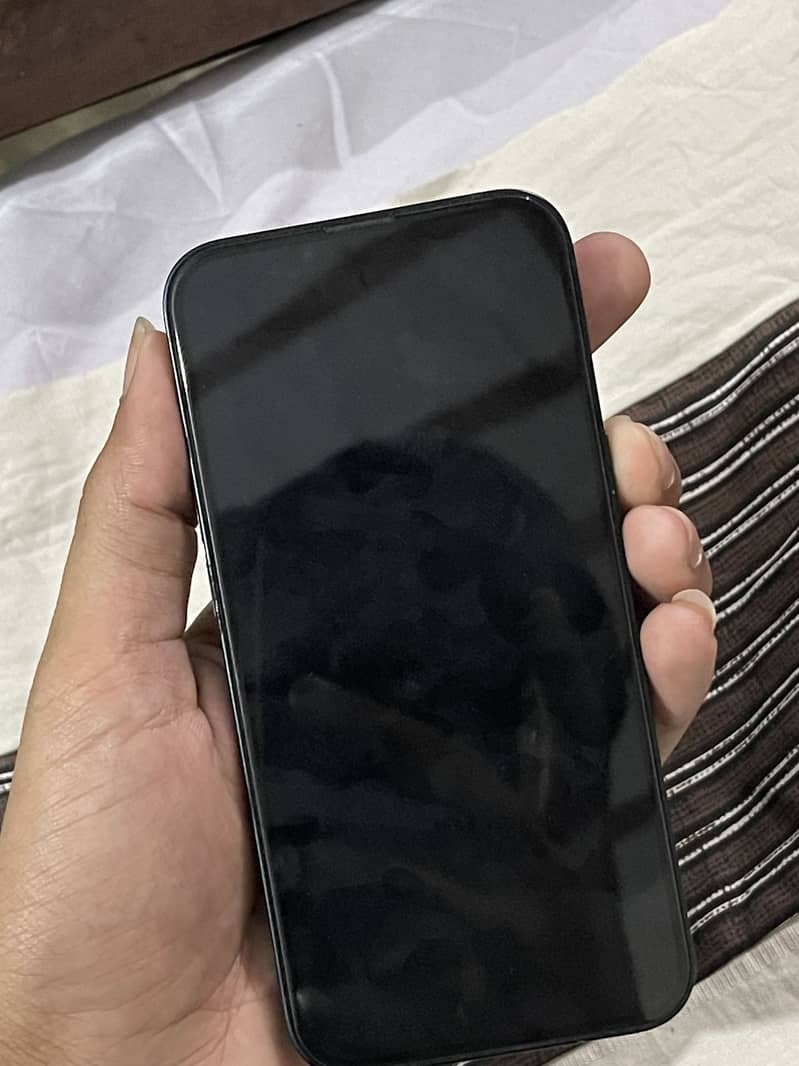 Apple iPhone 13 7