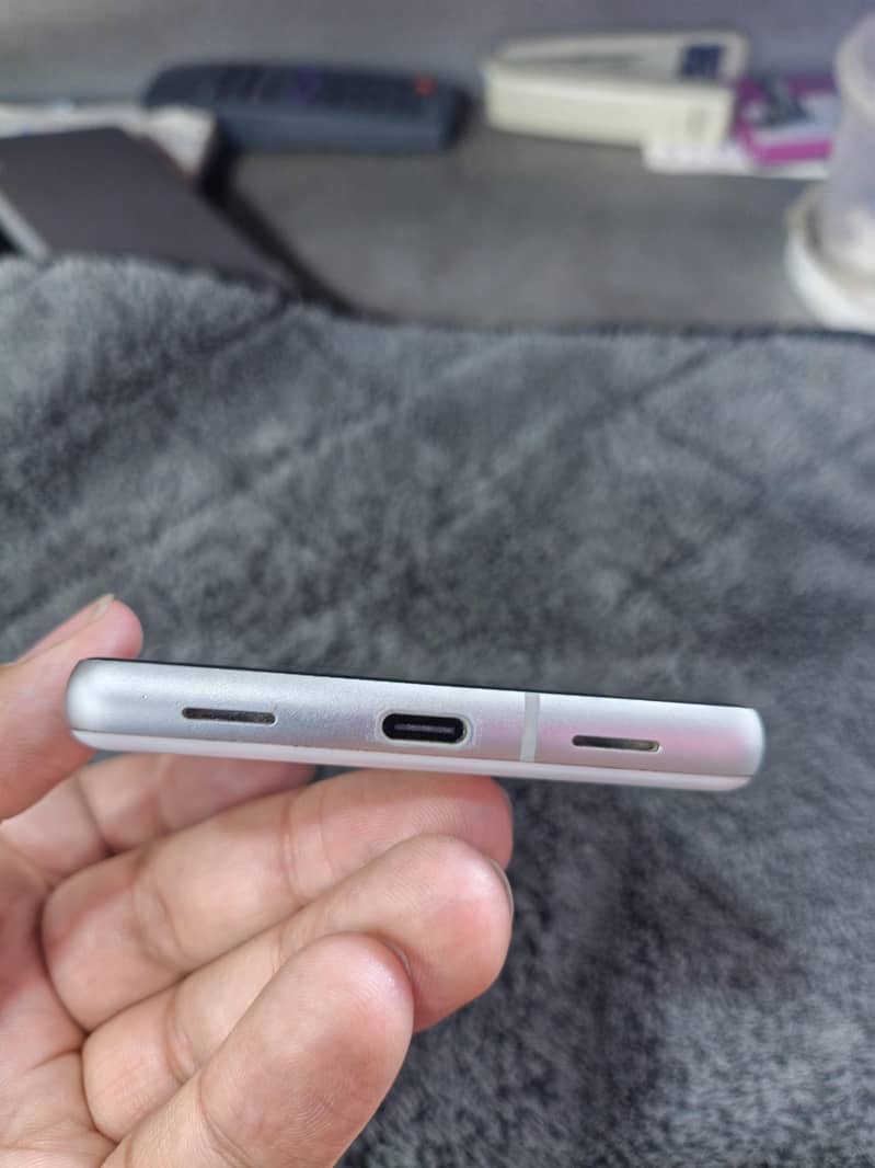 Google Pixel 7a 4