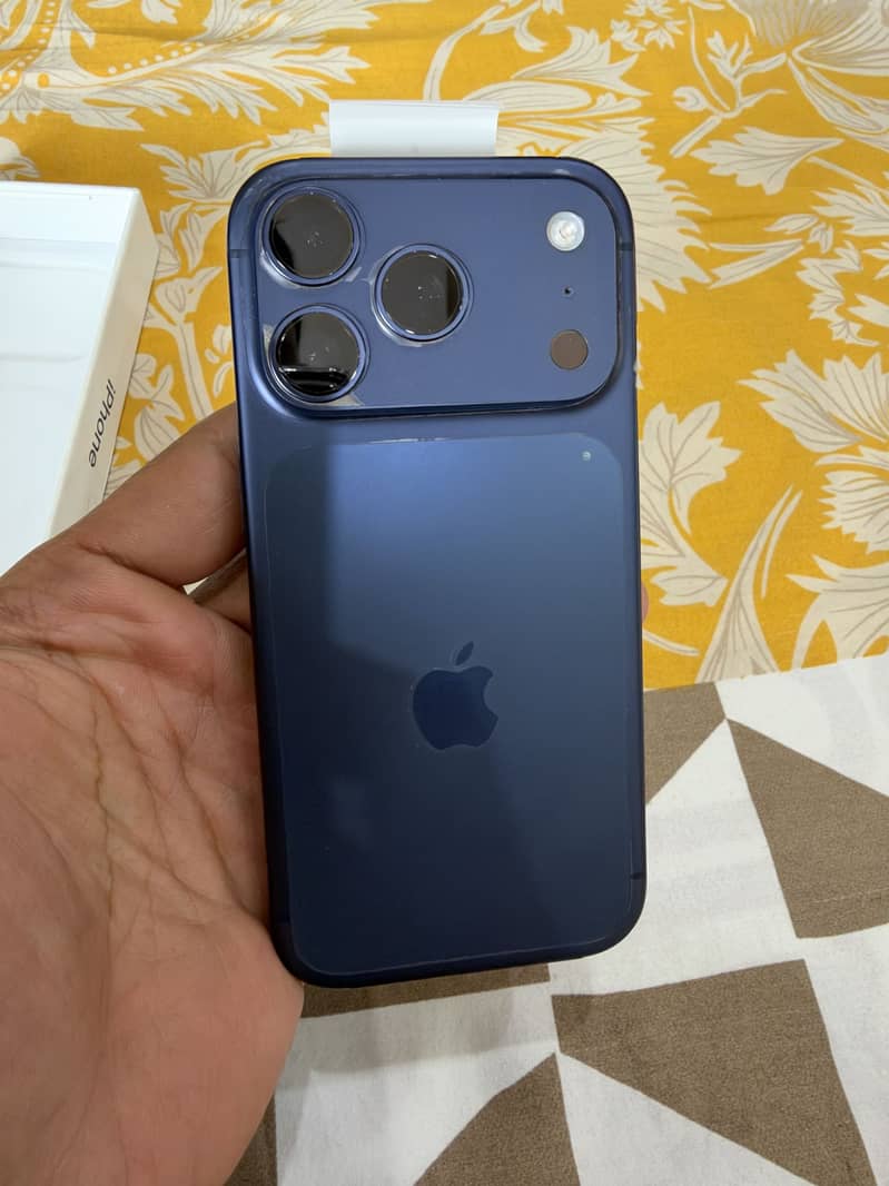 Apple iPhone 17 Pro 1