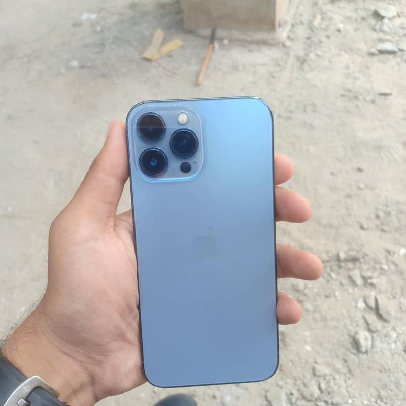 Apple iPhone 13 Pro Max 2
