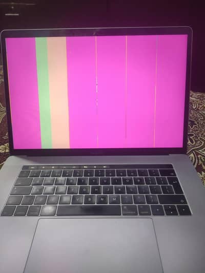 Apple MacBook Pro 2017 15-Inch – Screen Damaged, Motherboard OK