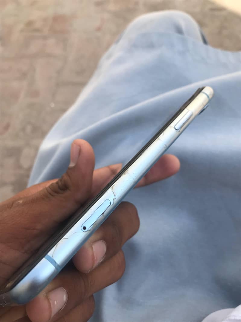 Apple iPhone XR 1