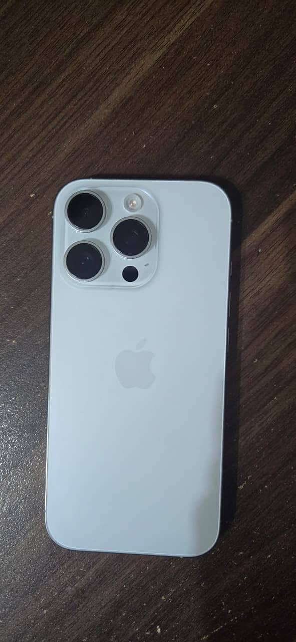 Apple iPhone 16 Pro 2