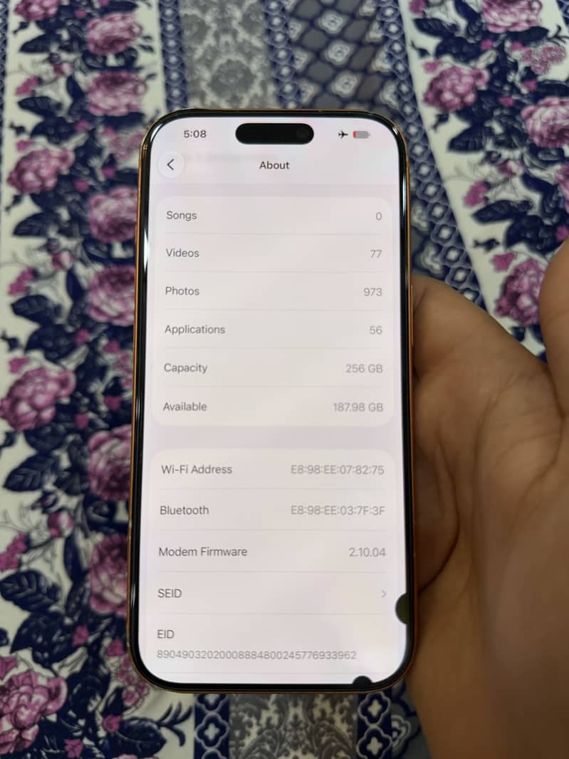 Apple iPhone 17 Pro dot in display 8