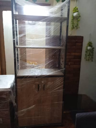 Display Cabinet Condition 10 on 10