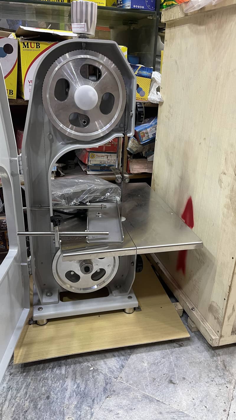 Bonesaw machine 1