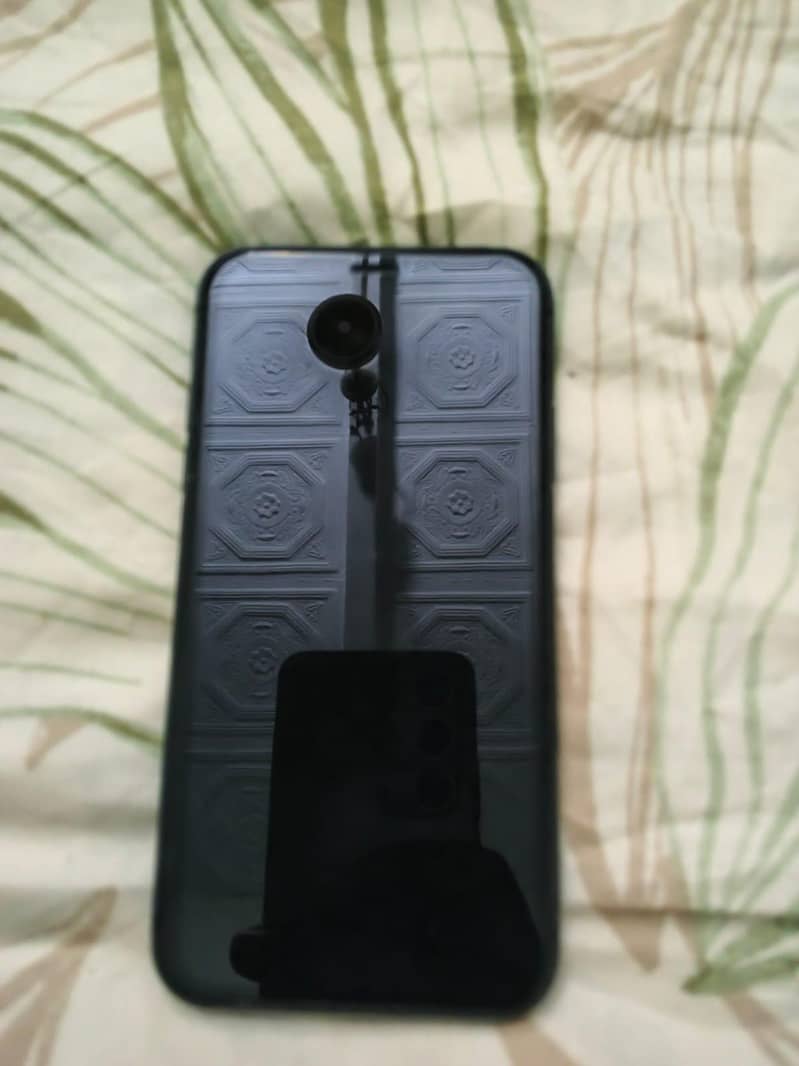 Apple iPhone 11 0