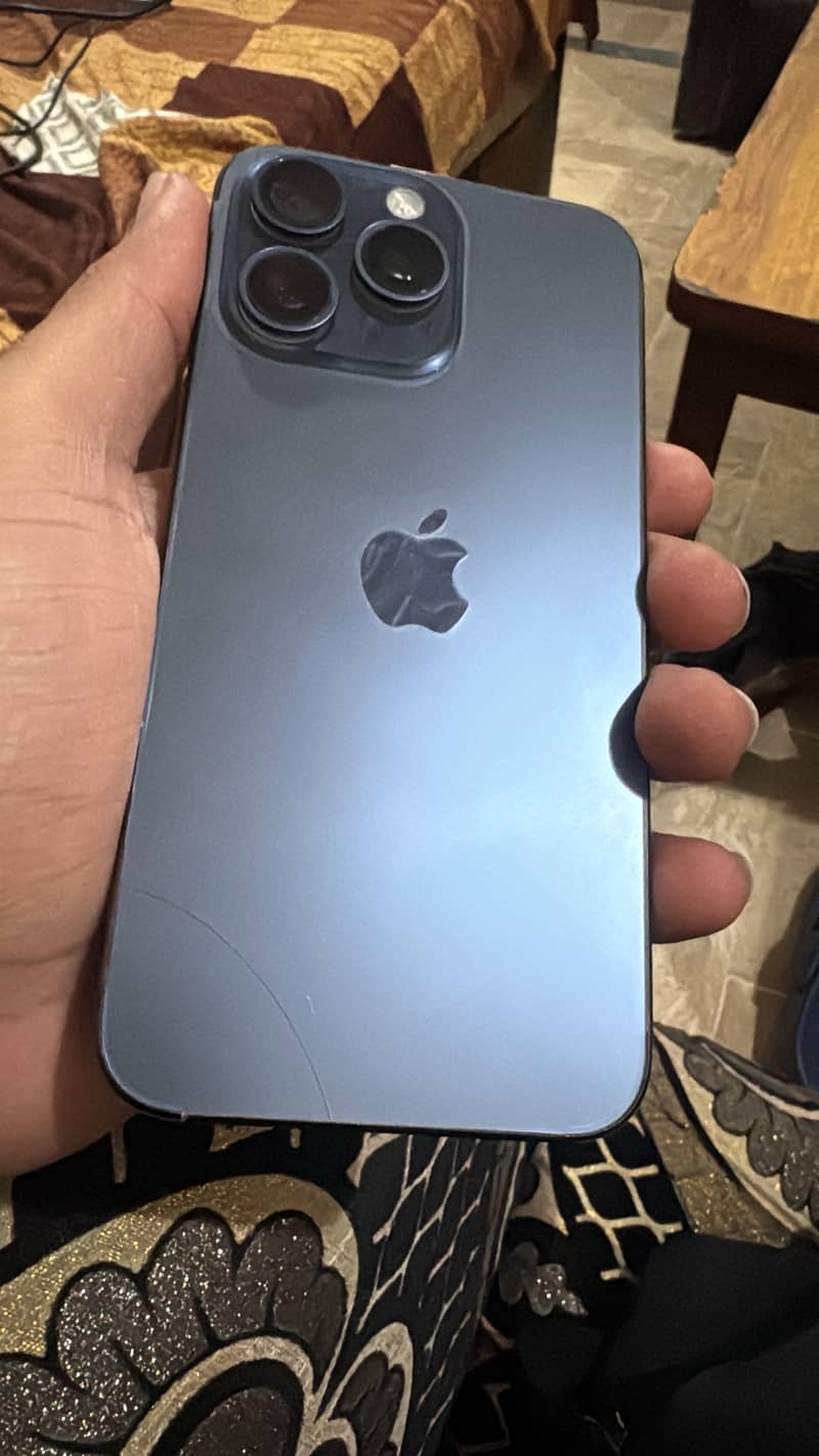 Apple iPhone 15 Pro Max 0