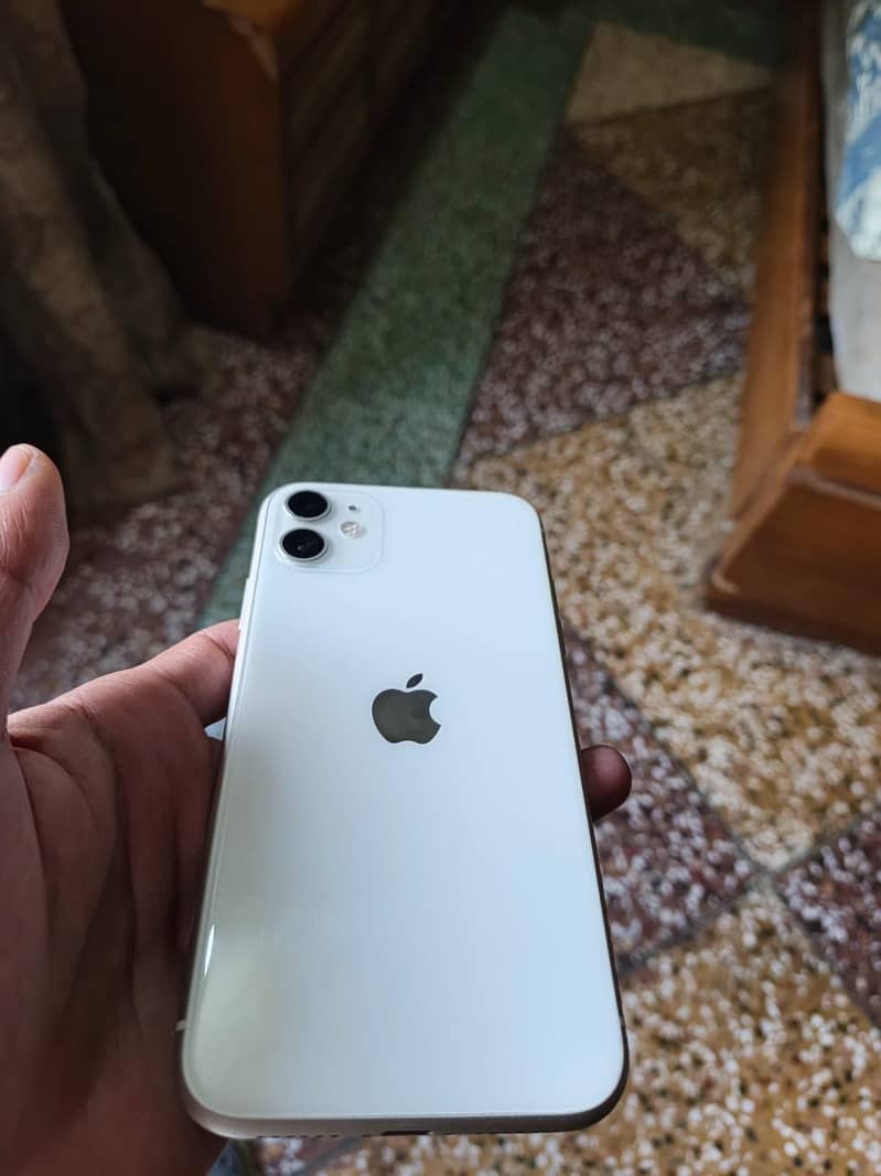 Apple iPhone 11 3