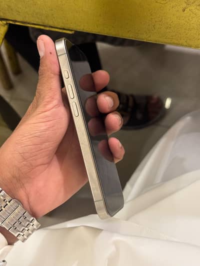 Apple iPhone 15 Pro
