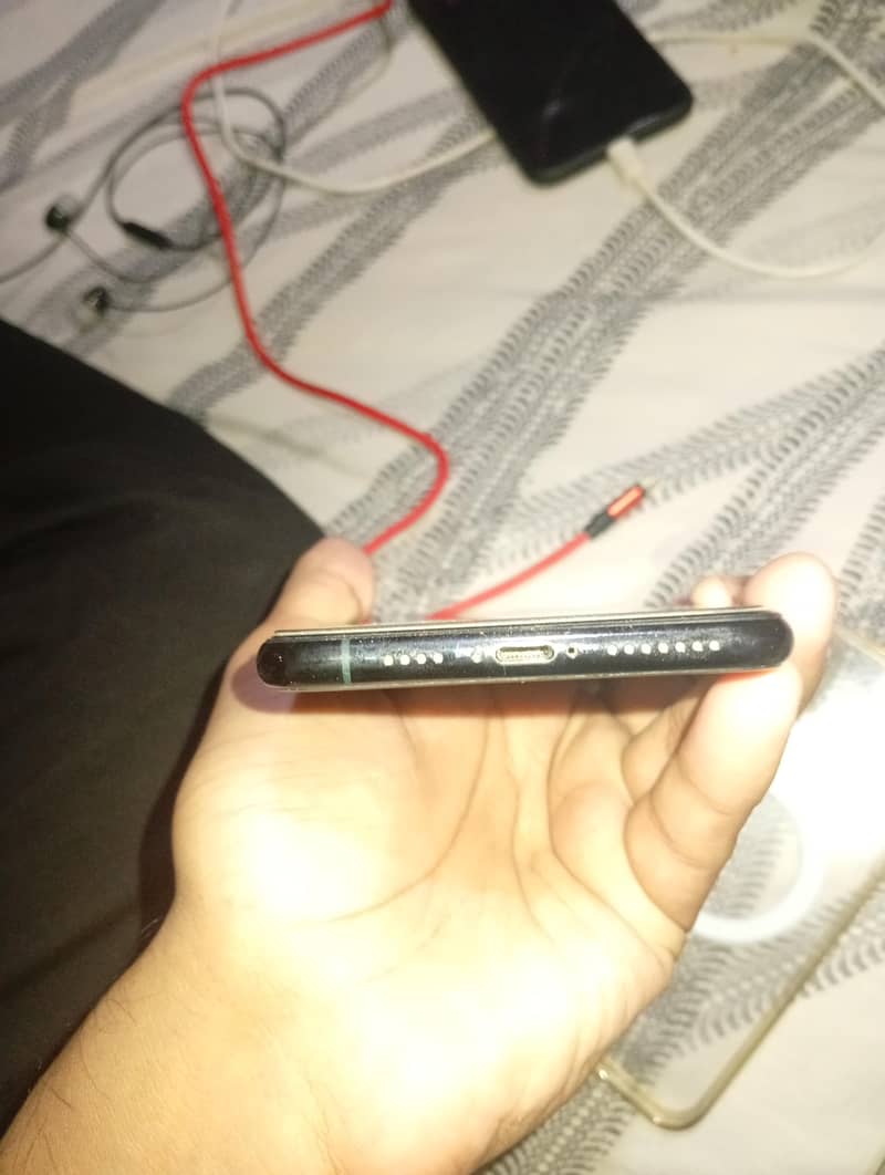 Apple iPhone 11 Pro Max 1