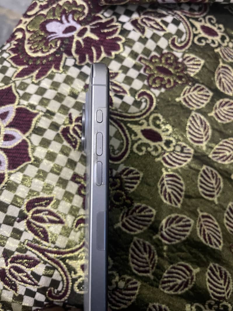 Apple iPhone 15 Pro Max 1