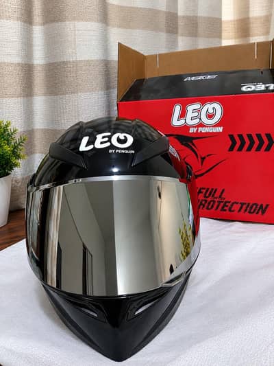 LEO by PEGWEN Motorcycle Helmet Gloss Black