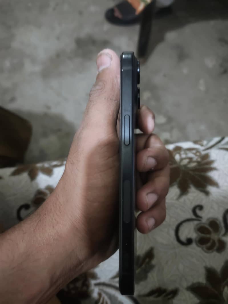 Apple iPhone 15 WITH BOX 7