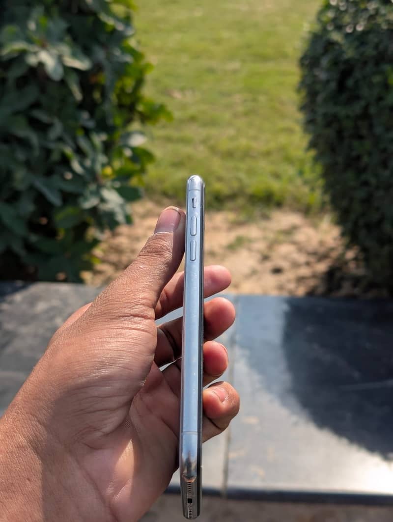 Apple iPhone X 6