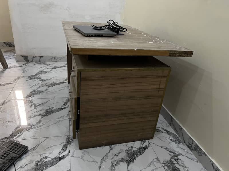 Table and chair 4