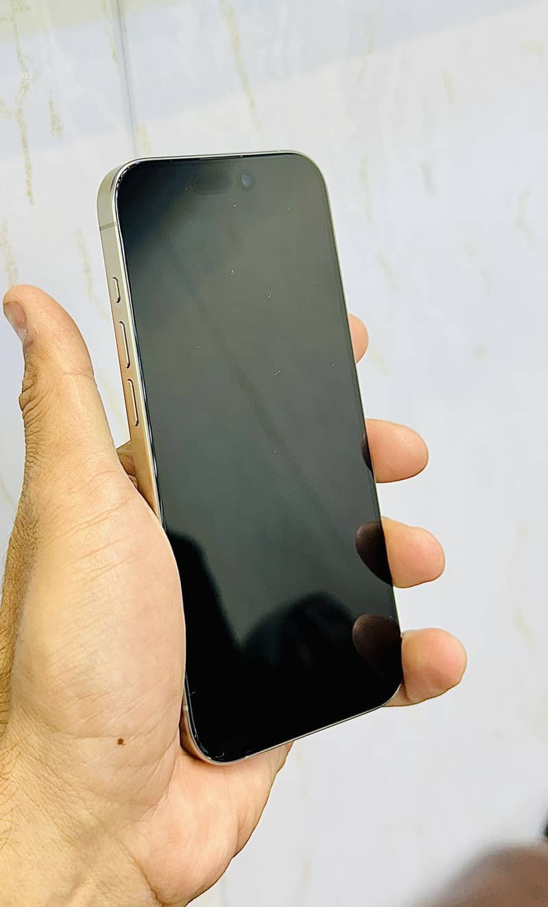 iPhone 15 Pro jv 1