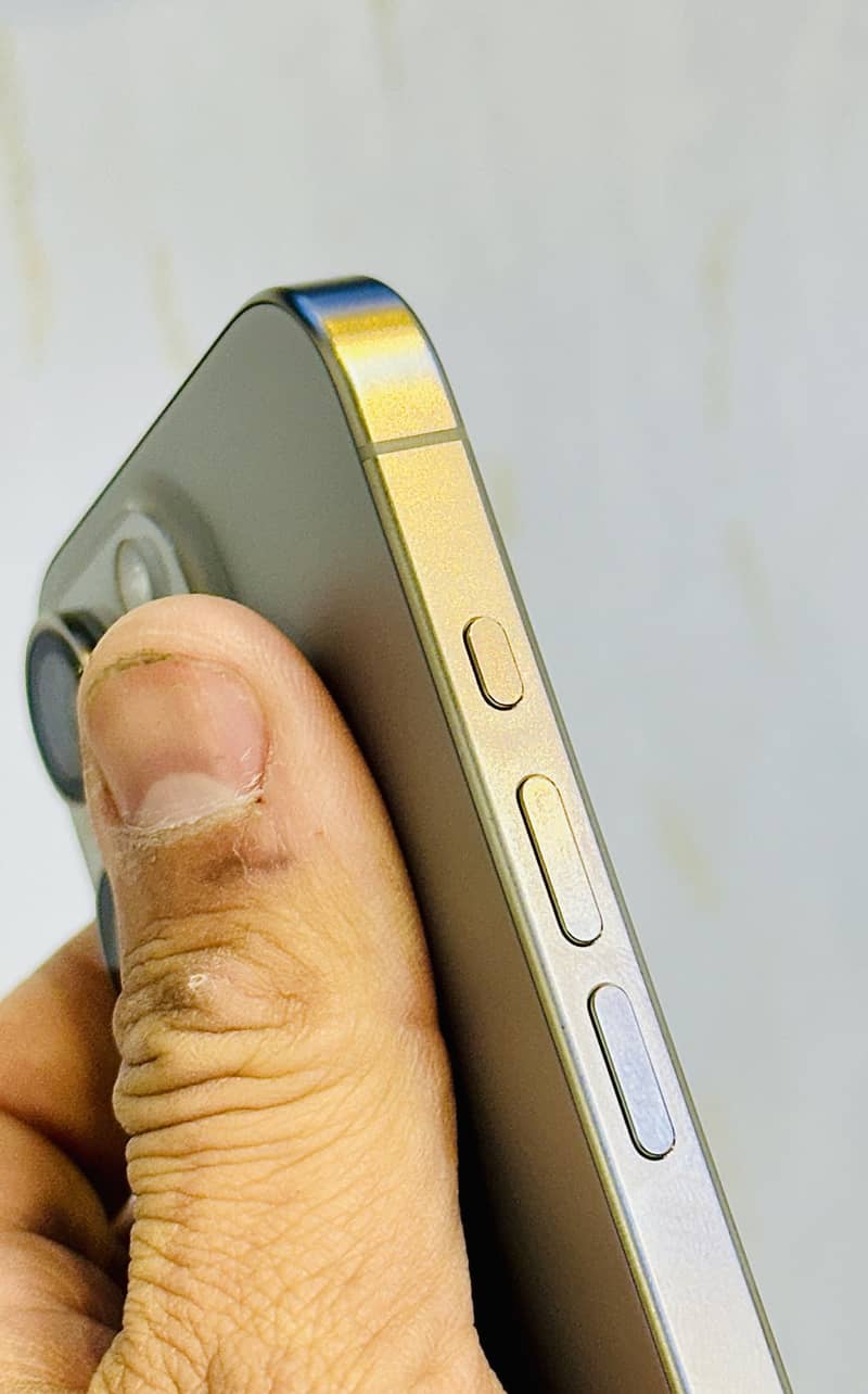iPhone 15 Pro jv 3