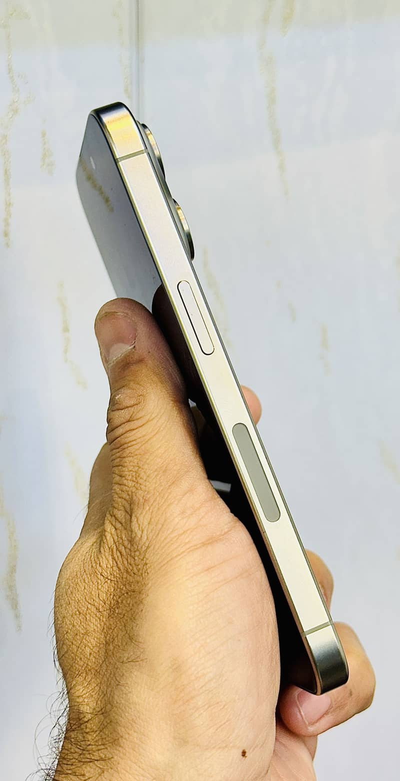 iPhone 15 Pro jv 5