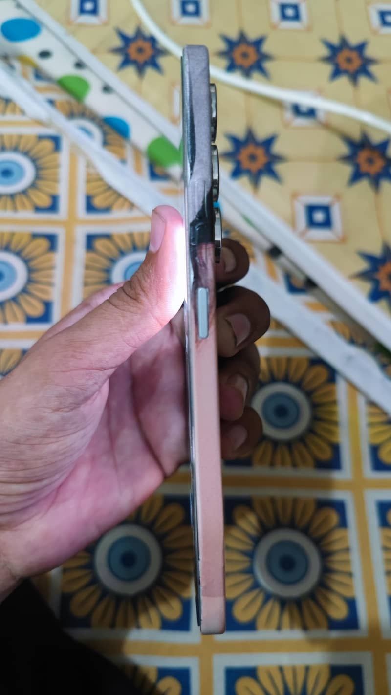 Tecno CAMON 40 Pro 5